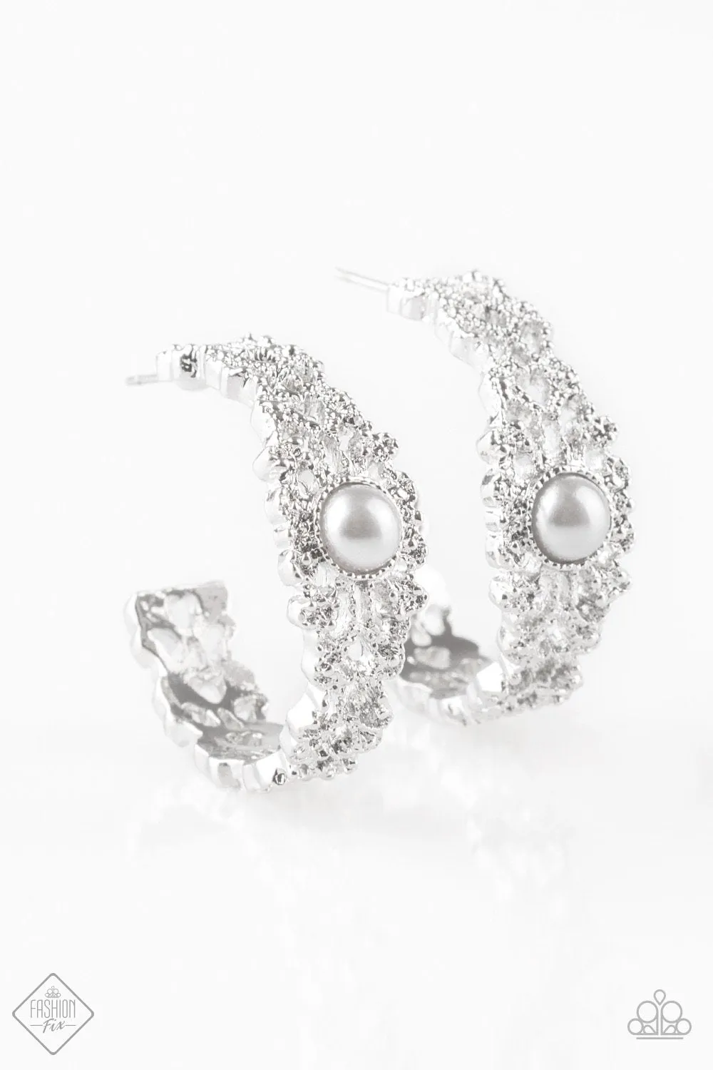 Fiercely 5th Avenue - Fashion Fix Set - Glam Queen Grey Paparazzi Pearls