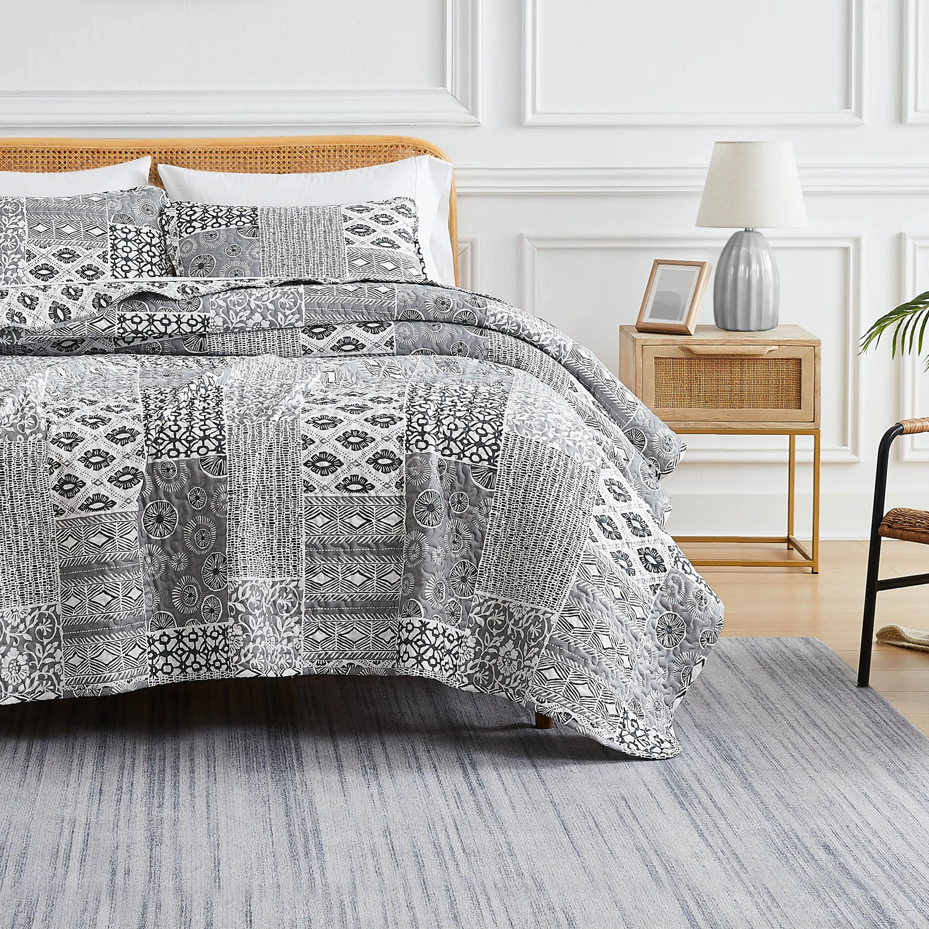 Global Patchwork Quilt Set