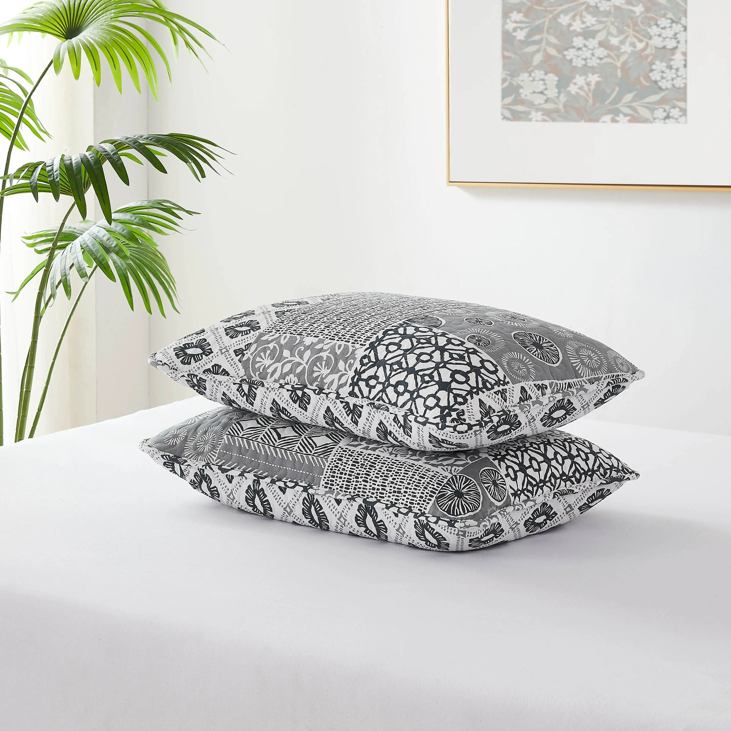 Global Patchwork Quilt Set
