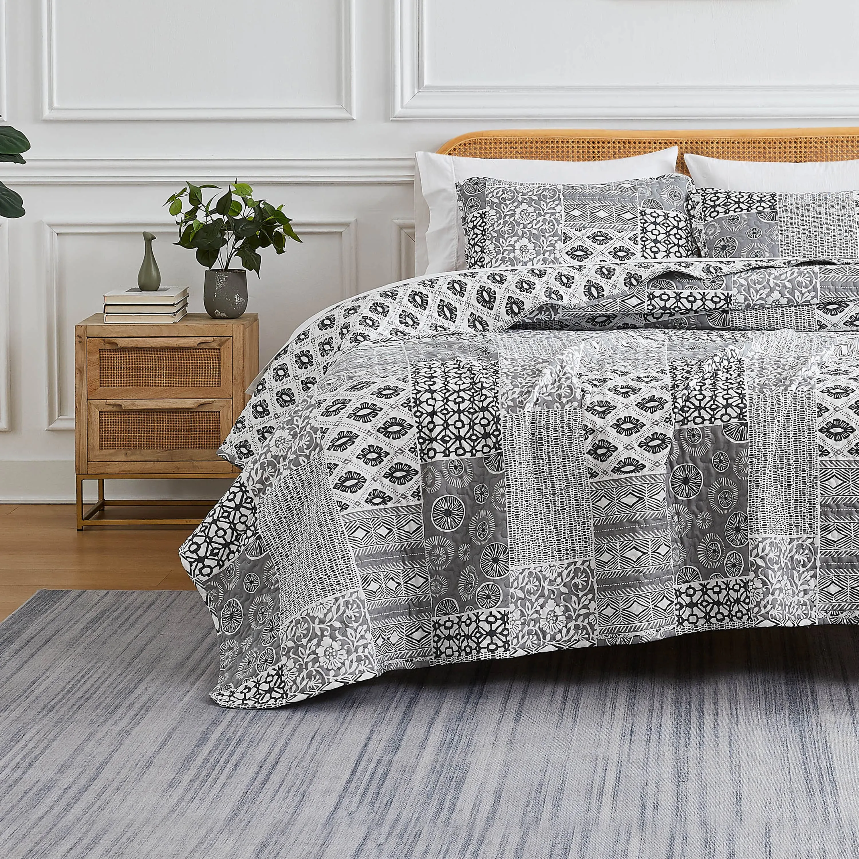Global Patchwork Quilt Set