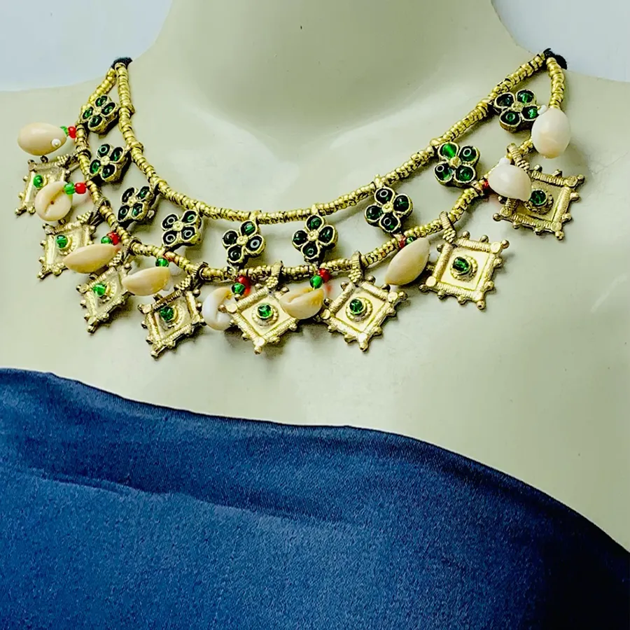 Handmade Choker Necklace With Glass Stones and Shells