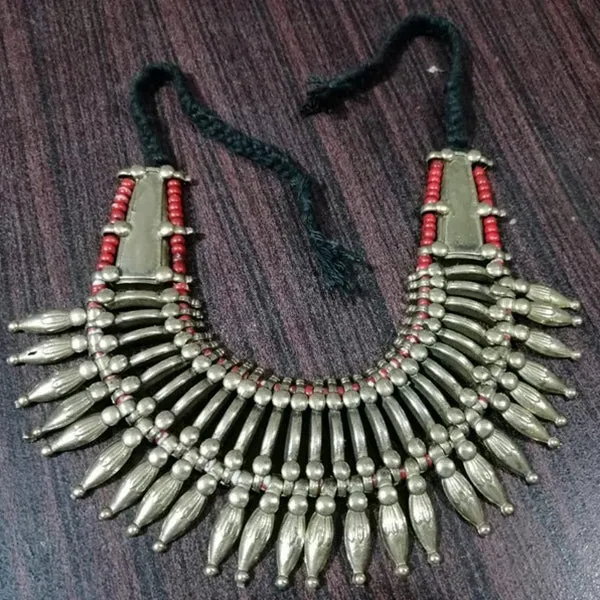 Metal Spikes With Beads Choker Necklace